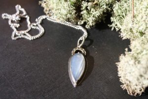 Silberschmuck mit Reinigungstuch